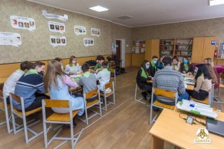 Школярі Кам’янського беруть участь у чемпіонаті з фінансової грамотності - ФОТО