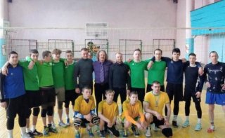 Волейболисты Каменского выиграли турнир в Верхнеднепровске - ФОТО