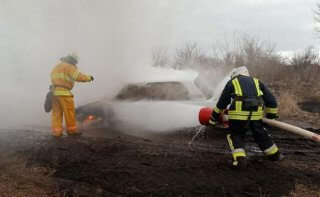 На Днепропетровщине загорелся автомобиль ВАЗ - ФОТО