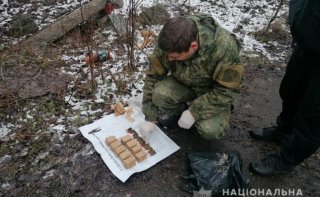 На Днепропетровщине правоохранители обнаружили схрон с боеприпасами - ФОТО
