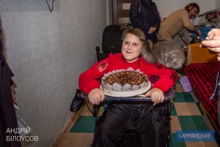 Мэр Каменского поздравил мам, которые воспитывают детей с инвалидностью - ФОТО