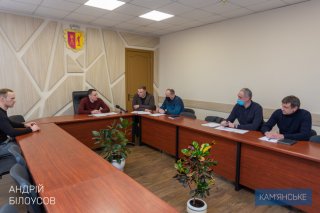 Мэр Каменского провел совещание по уборке городских территорий - ФОТО