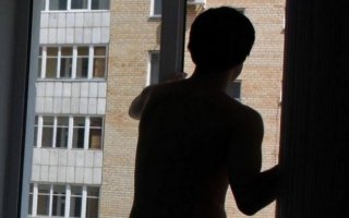 На Днепропетровщине школьник выпрыгнул со 2-го этажа - ФОТО