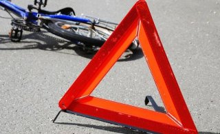 На Днепропетровщине легковушка сбила мальчика-велосипедиста - ФОТО