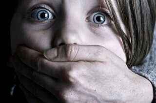 В Каменском отец изнасиловал 13-летнюю дочь - ФОТО