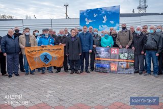В Каменском возложили цветы к памятнику «Чернобыль – вечная боль Украины» - ФОТО