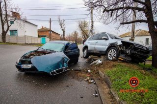 В Днепре столкнулись Daewoo и Volkswagen: есть пострадавшие (фото) - ФОТО