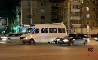 В Днепре микроавтобус сбил пешехода - ФОТО