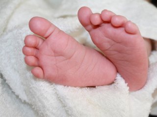 На Днепропетровщине задушила младенца собственным телом - ФОТО