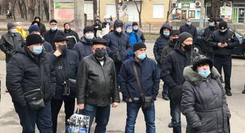 На Днепропетровщине митингуют рабочие крупного металлургического предприятия