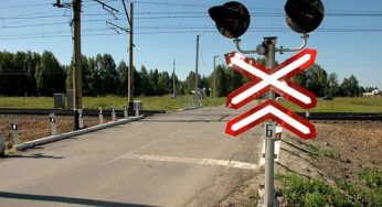 Водителей Днепропетровщины призывают быть внимательными на железнодорожных переездах