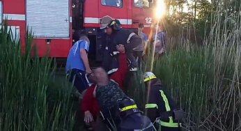 На Днепропетровщине мужчину из реки вытаскивали четверо спасателей (видео)