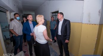 В Каменском продолжают капитально ремонтировать отделения больниц