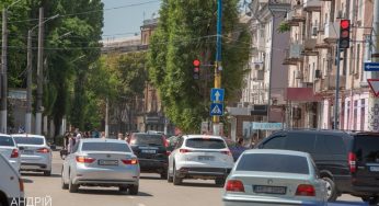 В Каменском на майдане Героев начали работать светофоры
