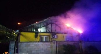 В Каменском загорелся жилой дом