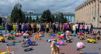 У Кам’янському пройшла акція пам’яті дітей, загиблих у війні з окупантами (відео)