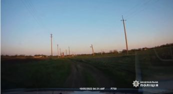 На Днепропетровщине полицейские под обстрелами довезли роженицу в больницу (видео)
