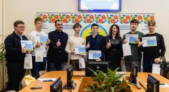 На Дніпропетровщині відзначили педагогів та юних вчених