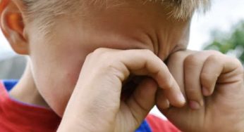 В Кам’янському на дитячому майданчику дитині обпекли очі та обличчя