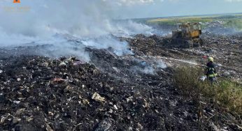 Під Дніпром загорілось 700 м.кв сміттєзвалища