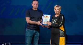 У Кам’янському вітали вчителів (відео)