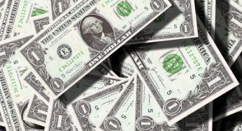 Скасування фіксованого курсу: що буде з готівковим доларом та чи купувати валюту