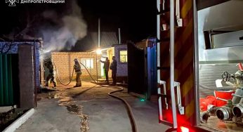 На Дніпропетровщині загорівся гараж