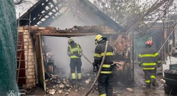 На Дніпропетровщині загорівся гараж