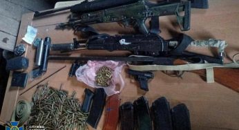 На Донеччині затримали банду з Дніпропетровщини, яка торгувала зброєю