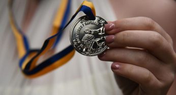 До уваги випускників Кам’янського: У ВР пропонують більше не нагороджувати школярів медалями