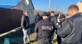 Правоохоронці Дніпра викрили шахраїв, які налагодили роботу шахрайського call-центру