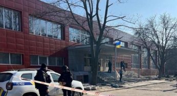 У Дніпрі біля школи чоловік кинув гранату