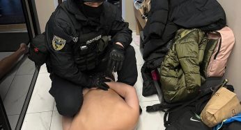 Силою відібрали приміщення аптеки — у Дніпрі поліція викрила учасників злочинного угруповання