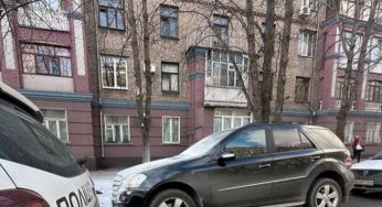 На Дніпропетровщині чоловік кинув гранату в “Мерседес”