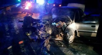 На Дніпропетровщині Daewoo врізався в металеву опору: троє постраждалих