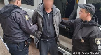На Дніпропетровщині чоловік вдарив сусіда ножем у груди