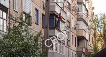На Дніпропетровщині чоловік поліз до сусідів у вікно третього поверху, щоб попросити сигарету
