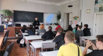 Зі школярами Кам’янського говорили про булінг