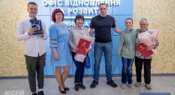 У Кам’янському до Дня матері привітали жінок, які виховують особливих дітей (відео)