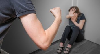 У Кам’янському рятували жінку, яку жорстоко побив невідомий чоловік