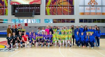 У Камʼянському стартував чемпіонат з волейболу “Кубок друзів”