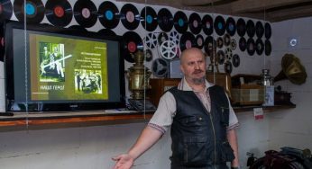 У Кам’янському презентували унікальну книгу про навколосвітню мандрівку мотоциклом