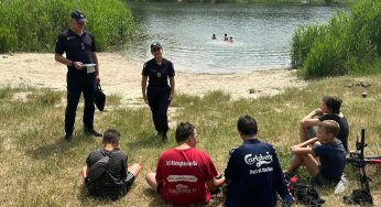 Поліцейські Кам’янського дбають про безпеку містян біля водойми