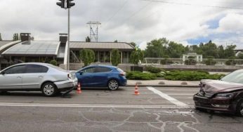 У центрі Дніпра зіштовхнулися два Volkswagen