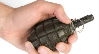 У Дніпрі чоловік погрожував перехожому гранатою