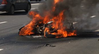У Дніпрі вщент згорів мотоцикл