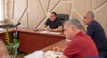 Мер Кам’янського провів штаб із питань підготовки міста до опалювального сезону 2025–2026