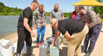 У Кам’янському на БАМівській водоймі провели екологічну акцію