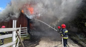 На Дніпропетровщині зспалахнув будинок