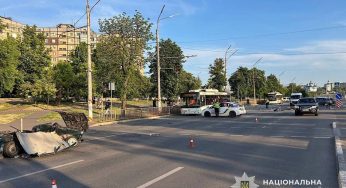 Смертельна ДТП на Дніпропетровщині: зіштовхнулися Tesla, ВАЗ, BMW та Hyundai